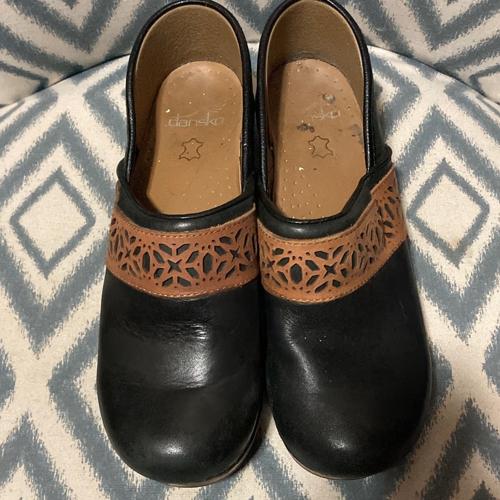 Dansko Black Clogs with Brown Cutout Design 39 🌸